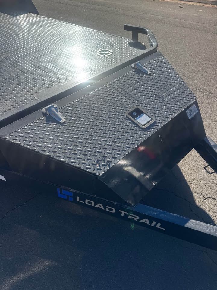 2026 Load Trail 20 ft tandem axle car hauler with sport box, photo 4