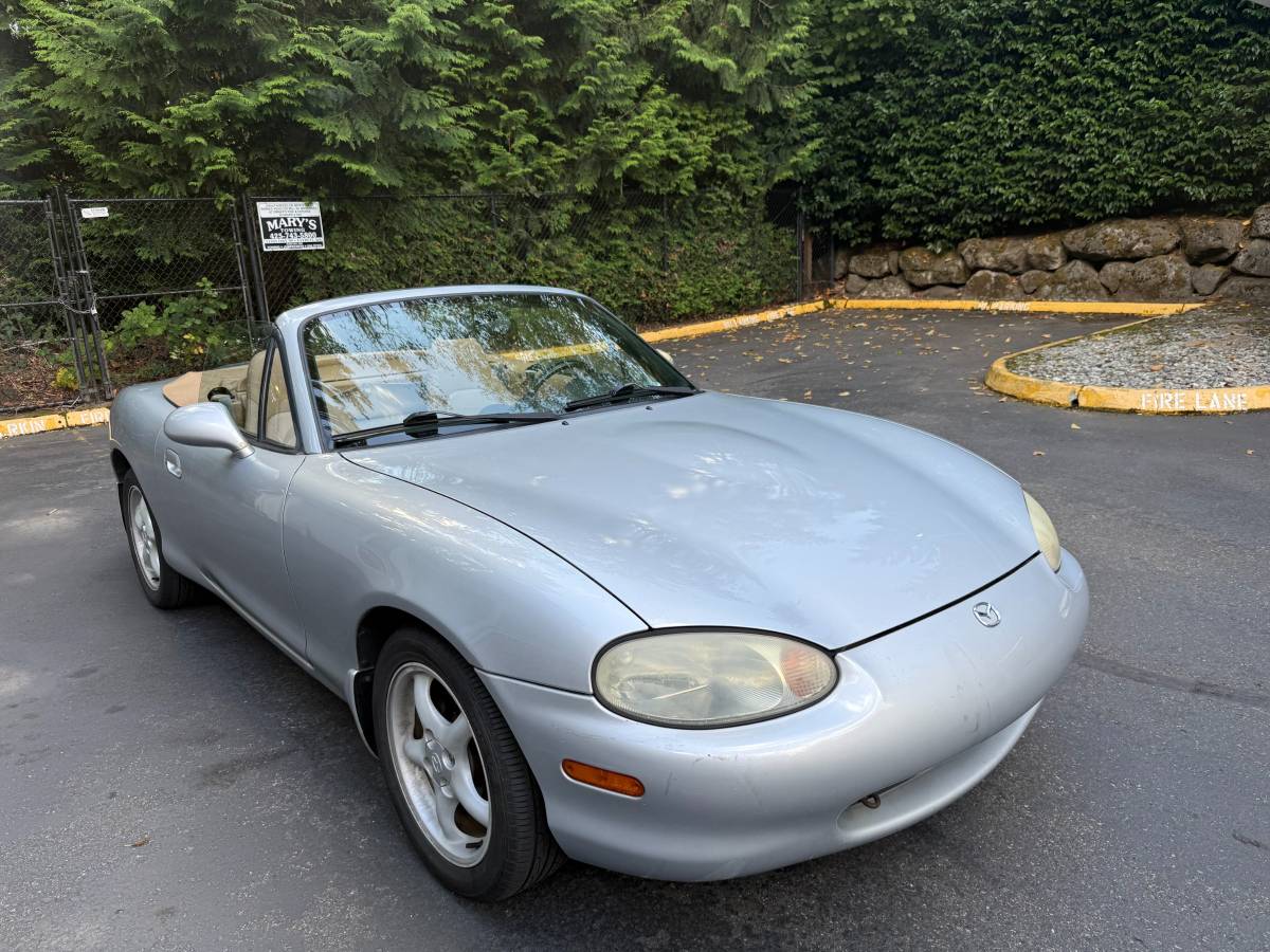 2000 Mazda MX-5 Miata