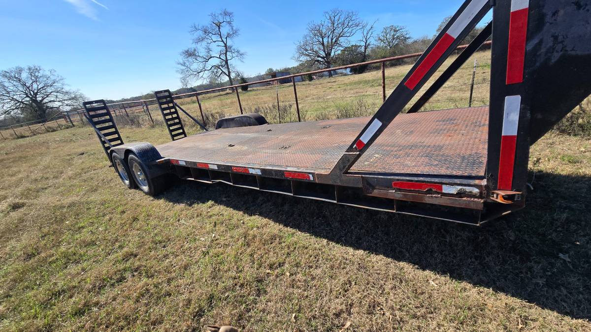 Gooseneck trailer, photo 2