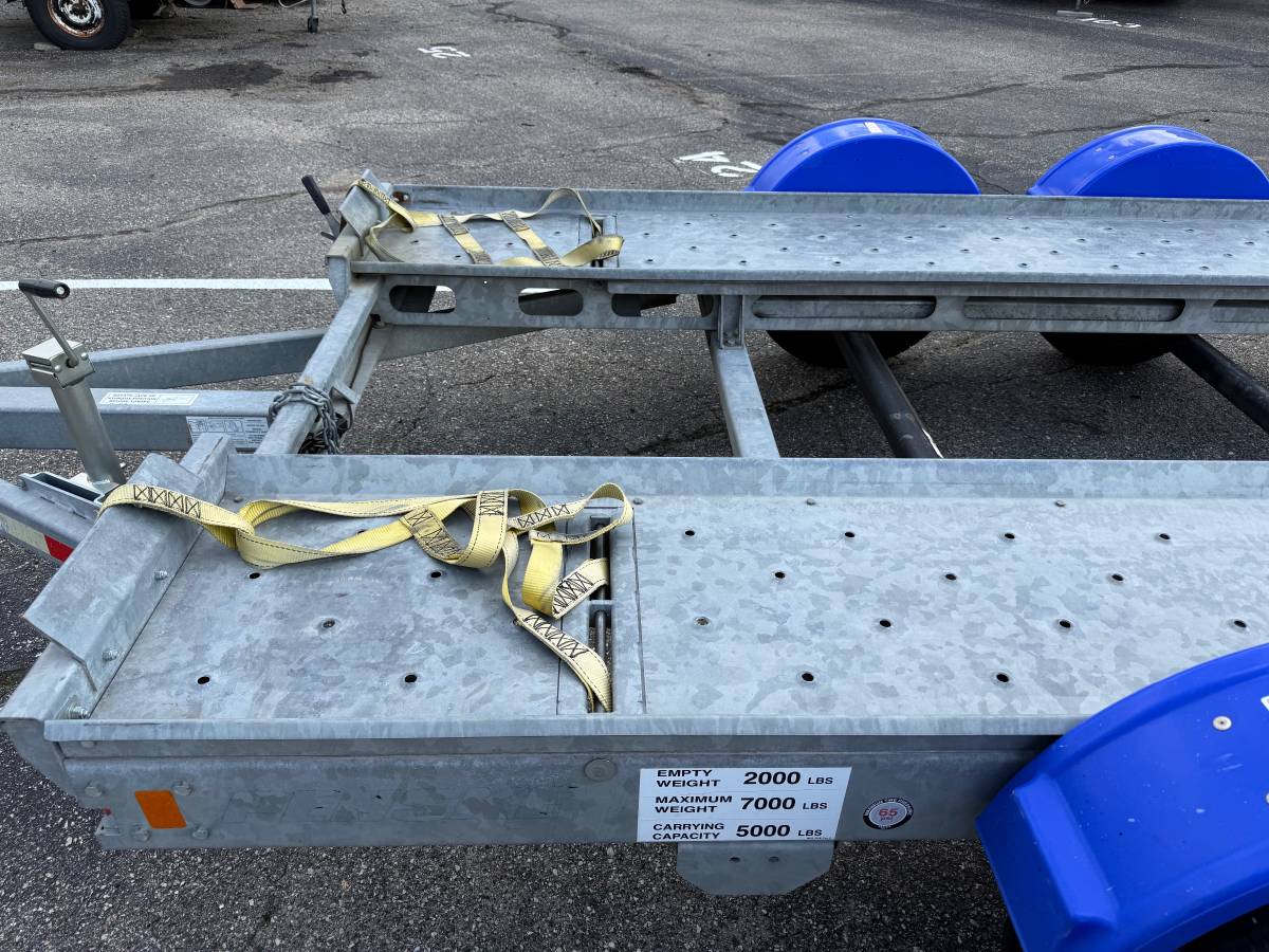 2020 Demco car hauler trailer, photo 3