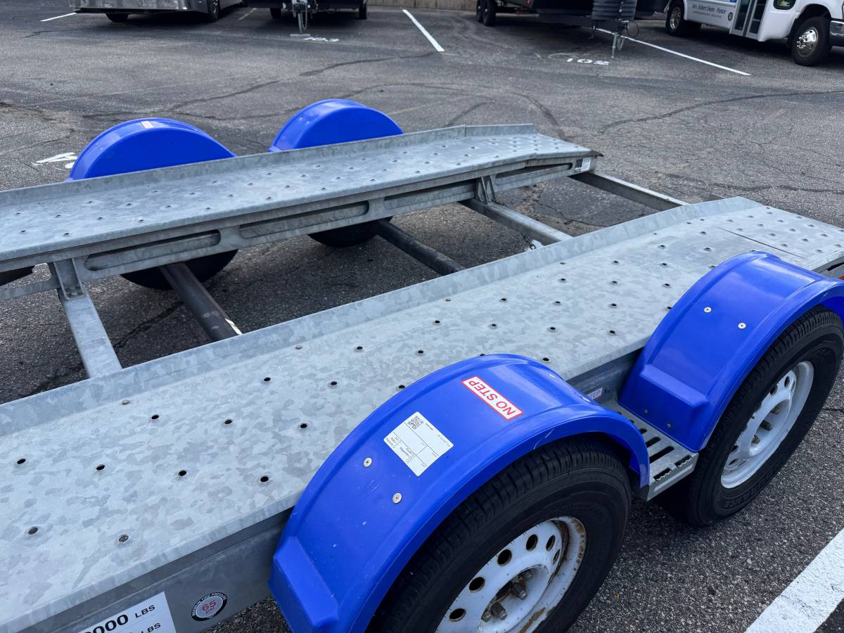 2020 Demco car hauler trailer, photo 4