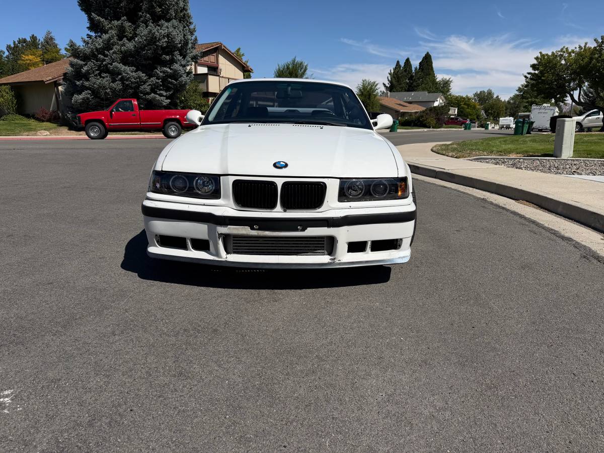1994 BMW 325is, photo 2