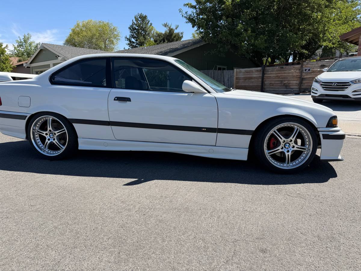 1994 BMW 325is, photo 4
