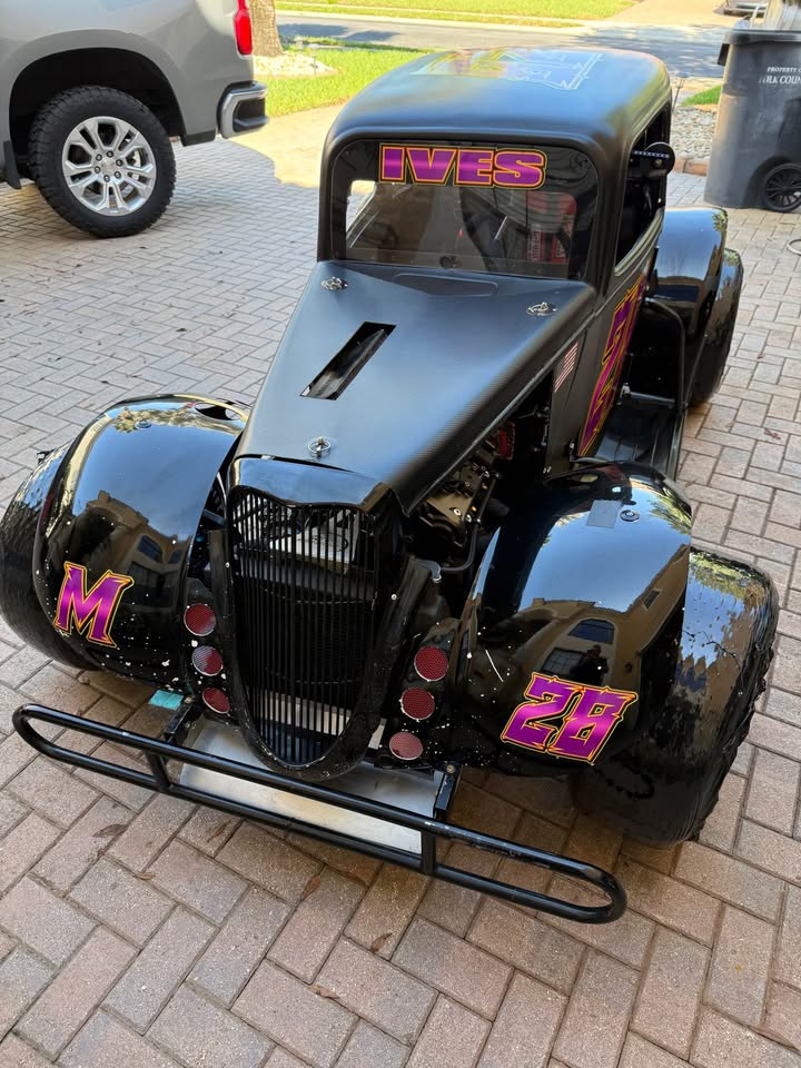 Legends car, asphalt, race ready, photo 3
