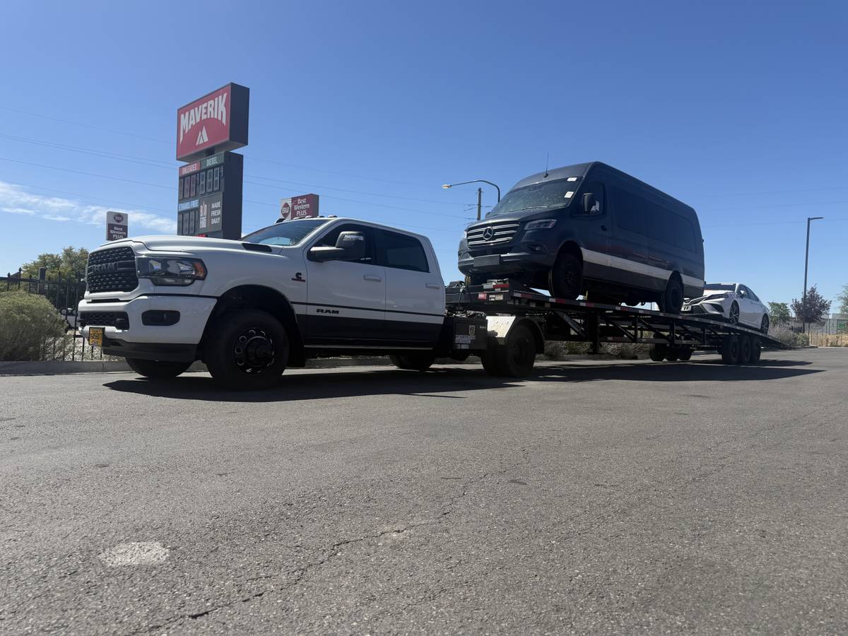 2023 Silverback 50 foot car trailer 5th Wheel with 12K Winch, photo 11