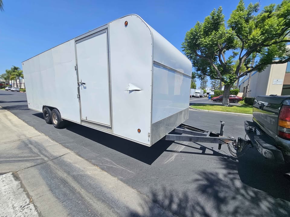 2021 Box Trailer 24ft enclosed trailer, photo 8