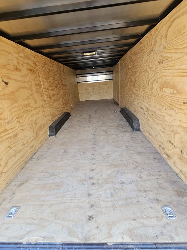 2021 Box Trailer 24ft enclosed trailer, photo 10
