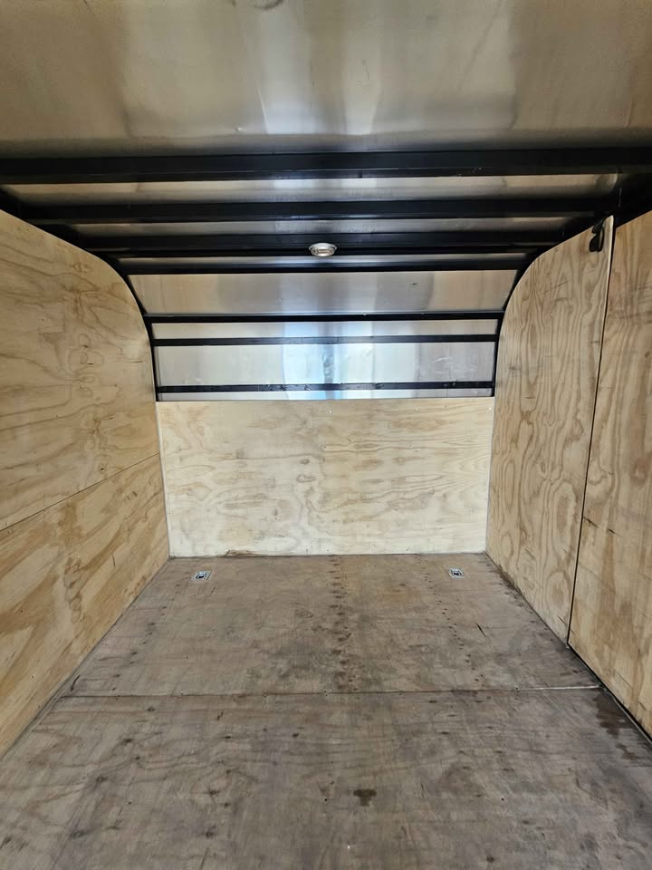 2021 Box Trailer 24ft enclosed trailer, photo 12