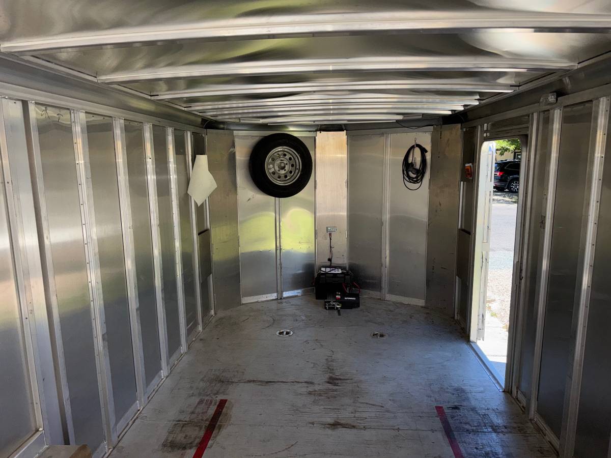 20’x8.5’ Featherlite enclosed trailer, photo 12
