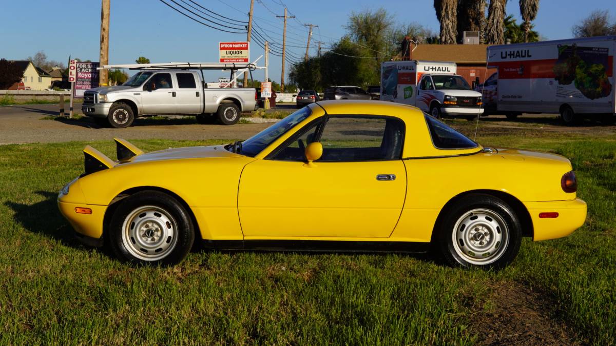 1992 Mazda Miata - Sunburst Yellow 5 Speed, photo 3