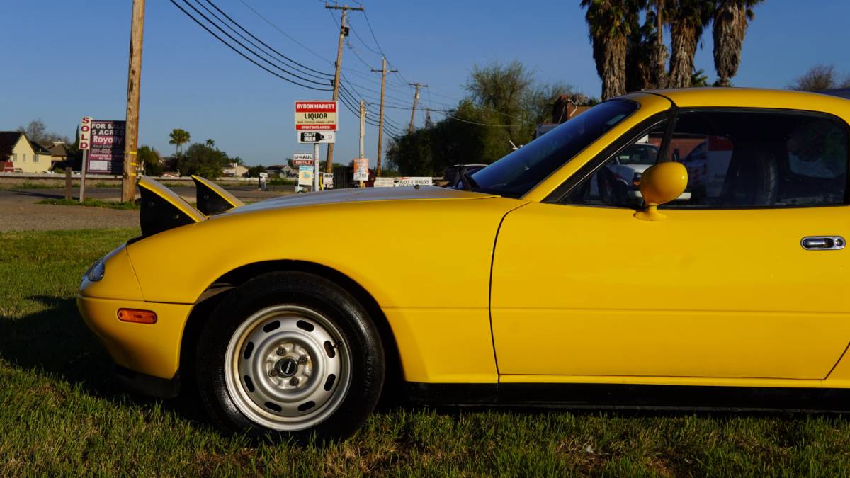1992 Mazda Miata - Sunburst Yellow 5 Speed, photo 6