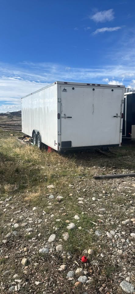 2015 H&H 8.5x24 enclosed trailer Car Hauler/ mobile garage, photo 3