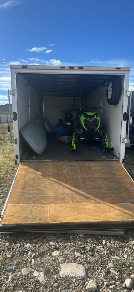 2015 H&H 8.5x24 enclosed trailer Car Hauler/ mobile garage, photo 4