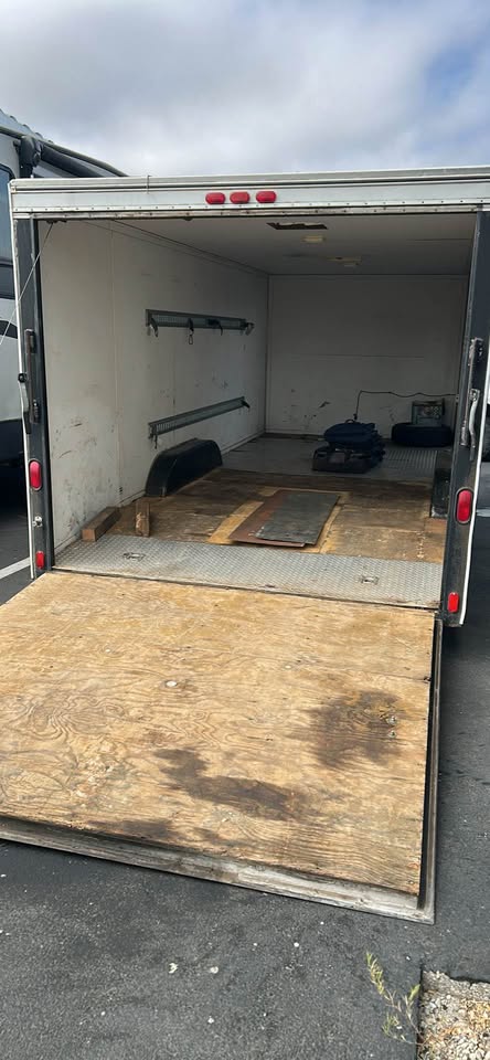 Carson 20’ enclosed trailer, photo 6