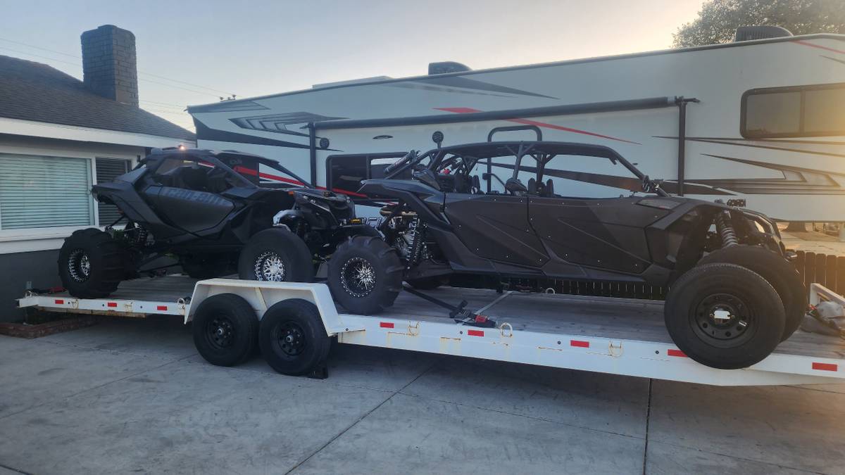 30 ft Custom White Double Car Hauler, photo 3