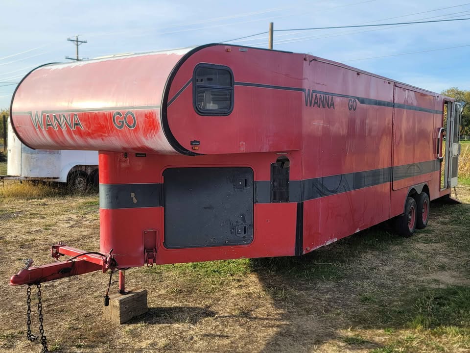 1985 28 ft enclosed car hauler, 10K, needs wiring work, photo 4