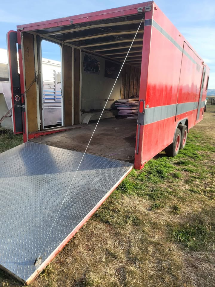 1985 28 ft enclosed car hauler, 10K, needs wiring work, photo 6