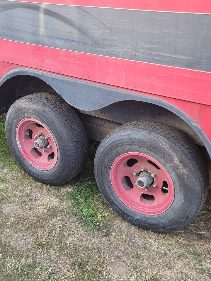1985 28 ft enclosed car hauler, 10K, needs wiring work, photo 7