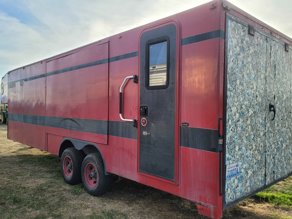 1985 28 ft enclosed car hauler, 10K, needs wiring work, photo 9