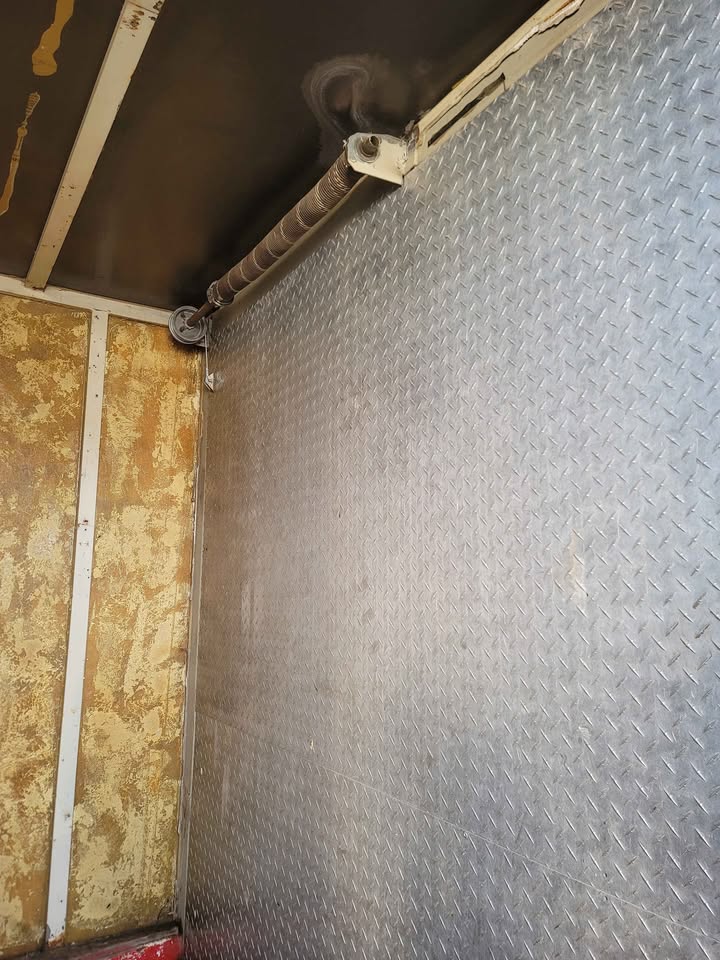 1985 28 ft enclosed car hauler, 10K, needs wiring work, photo 10