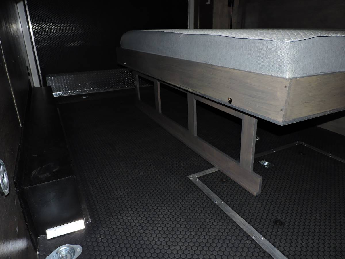 16 ft Hallmark car hauler box trailer/ custom interior, photo 9
