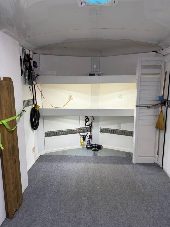 2022 26'x8.5' Indian River Roadrunner Enclosed Trailer, photo 9
