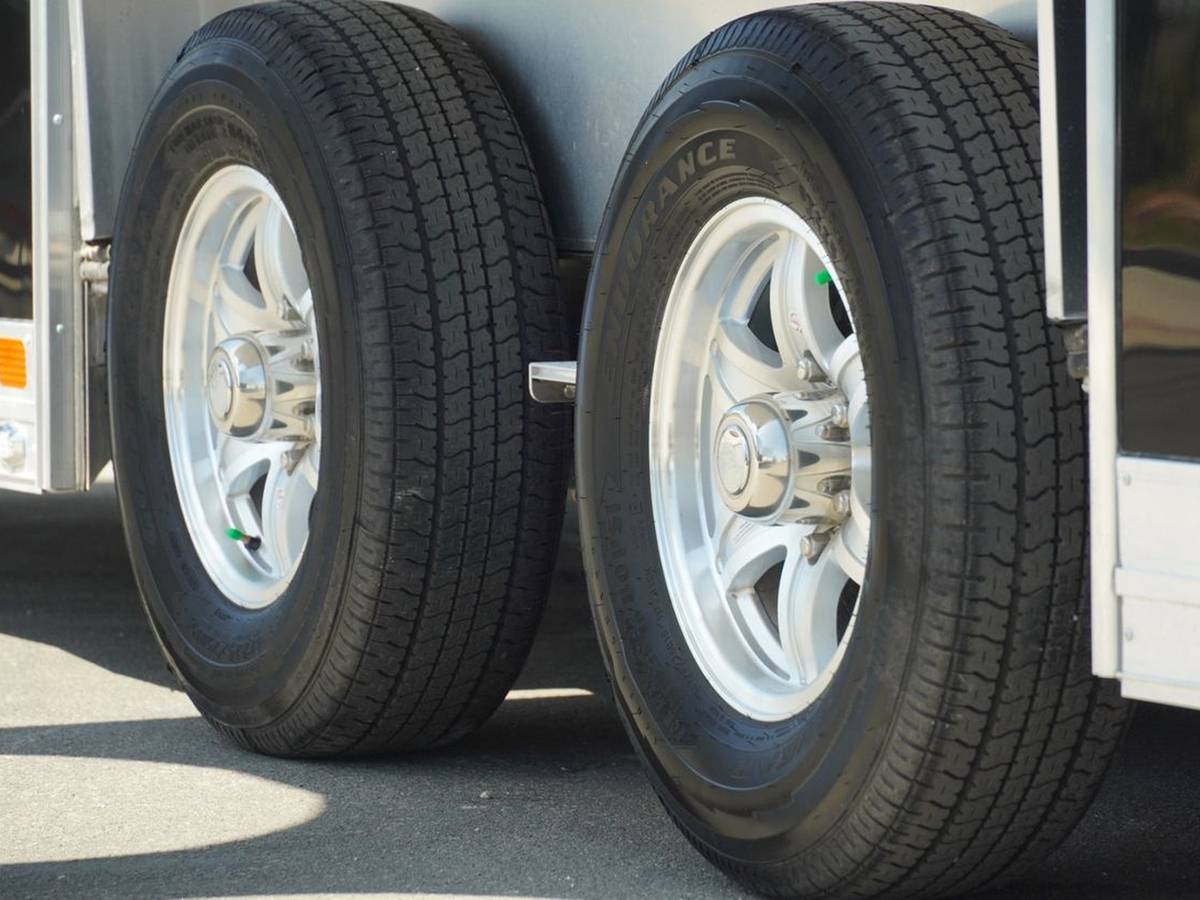 2022 ATC Quest Limited Car Trailer 24ft Torsion Axles Electric Brakes, photo 2