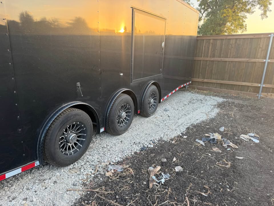 36” Enclosed car Hauler, photo 4