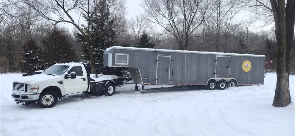 1998 United Expressline 40 ft gooseneck car hauler trailer, photo 3