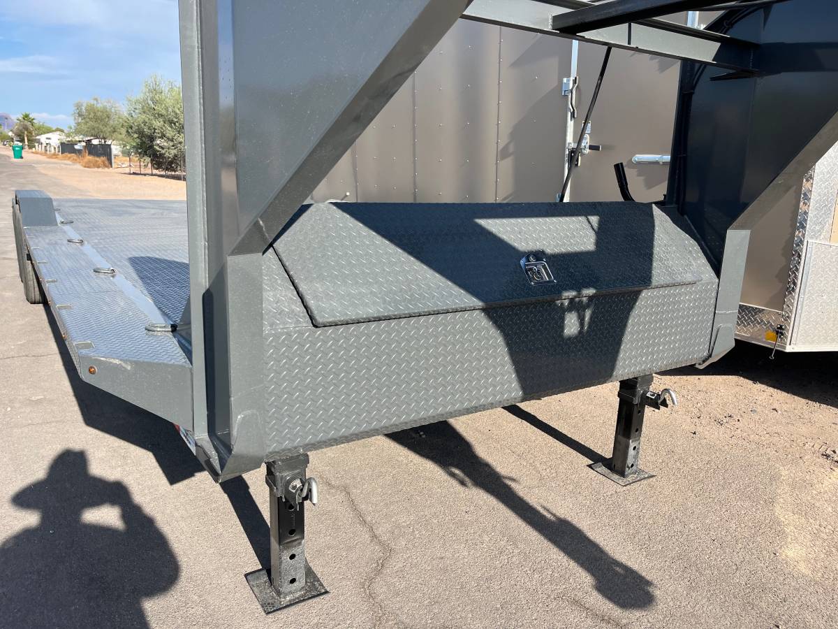 2026 gooseneck trailer drive over fenders 102”x26, photo 2