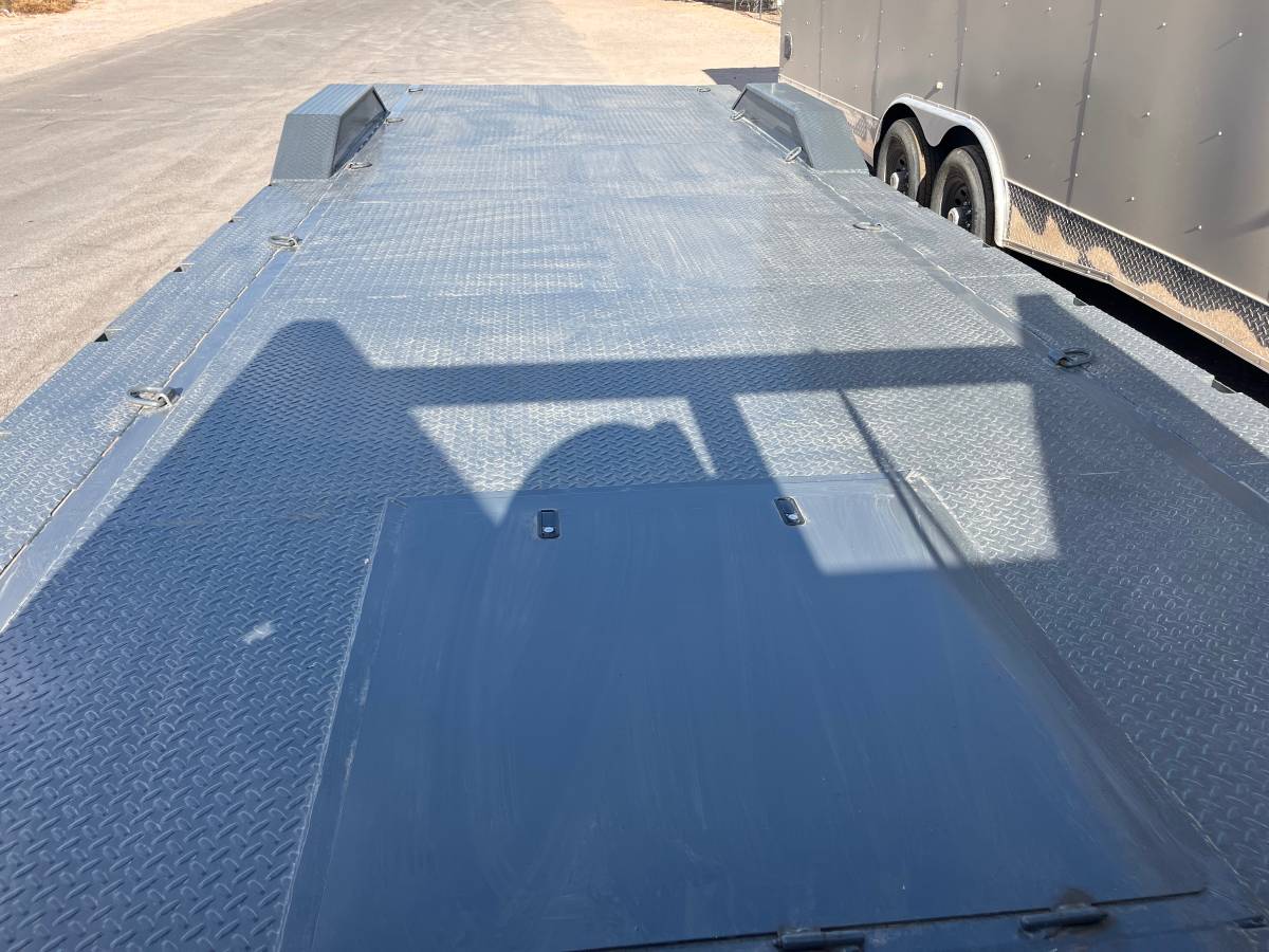 2026 gooseneck trailer drive over fenders 102”x26, photo 3