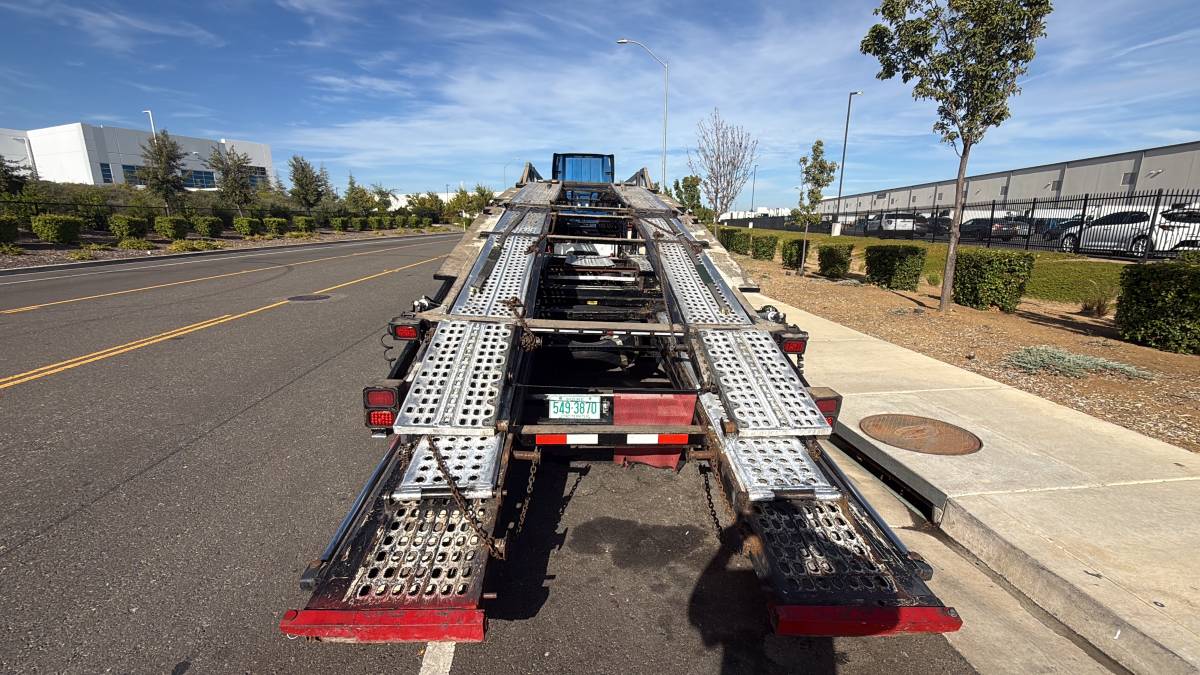 International LT Series Semi-Truck with Car Hauler Trailer, photo 8