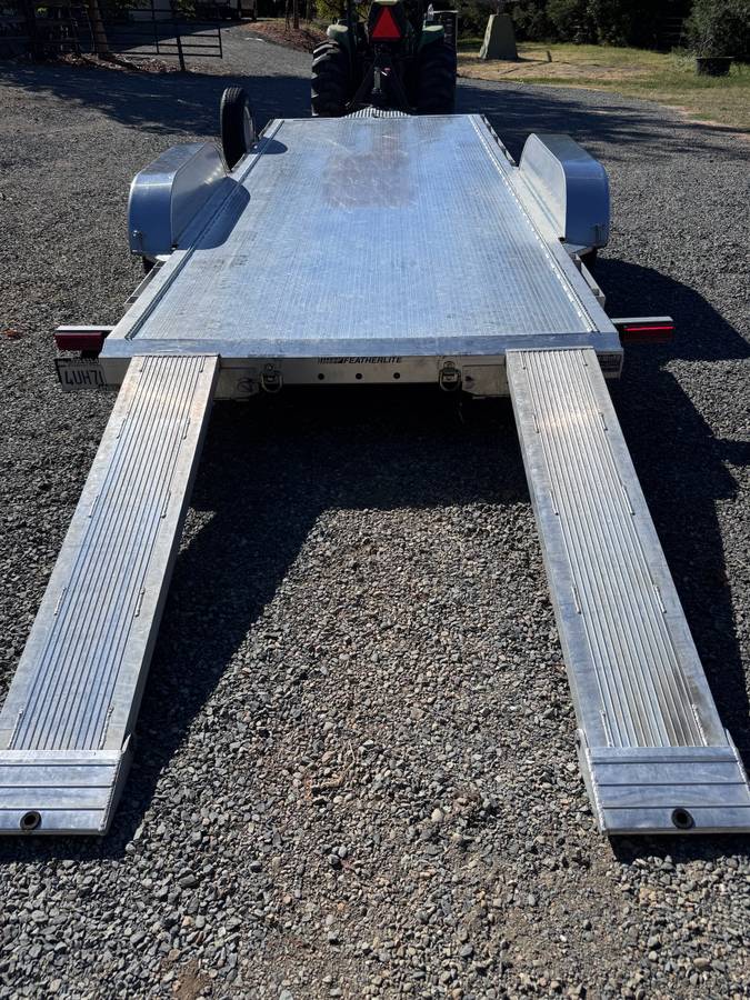 2021 18 ft. Featherlite aluminum car trailer, photo 2