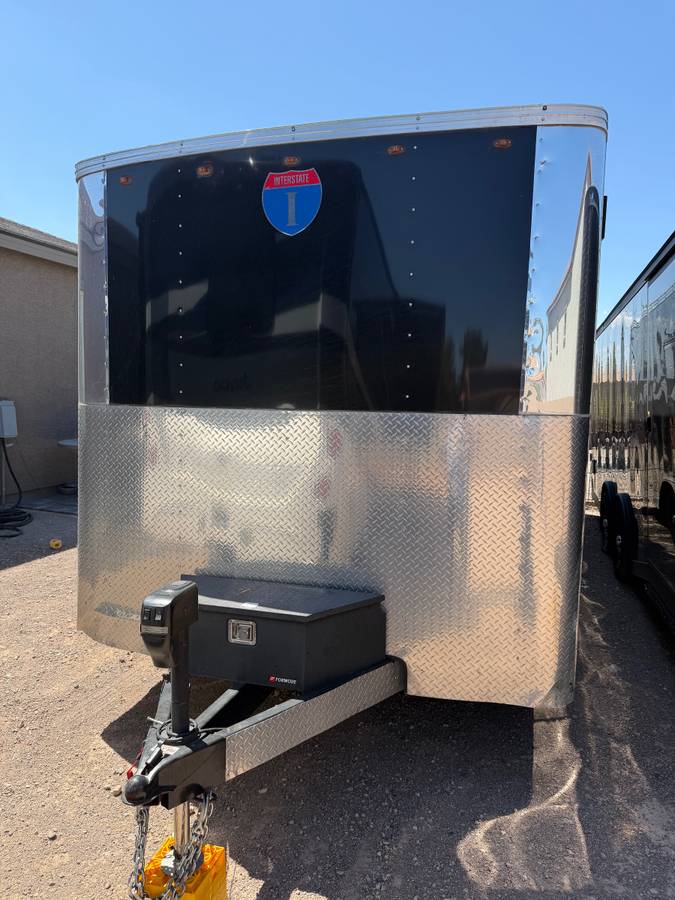2025 Interstate Supercoach 24 foot Enclosed car hauler, photo 2