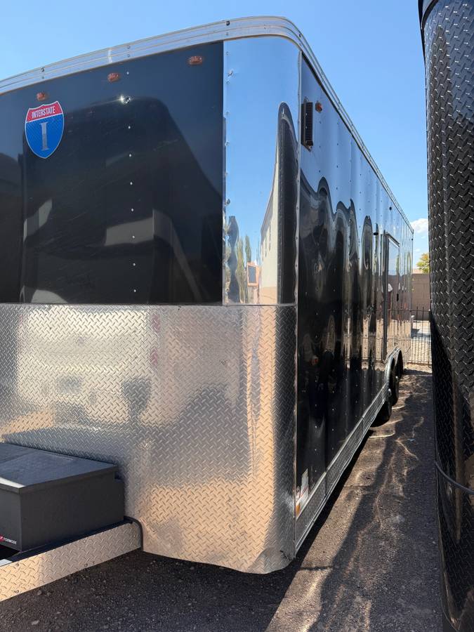 2025 Interstate Supercoach 24 foot Enclosed car hauler, photo 3