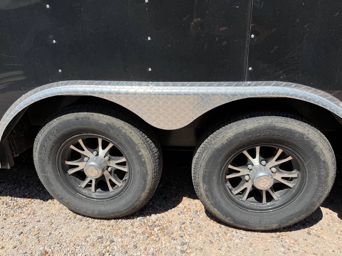 2025 Interstate Supercoach 24 foot Enclosed car hauler, photo 6