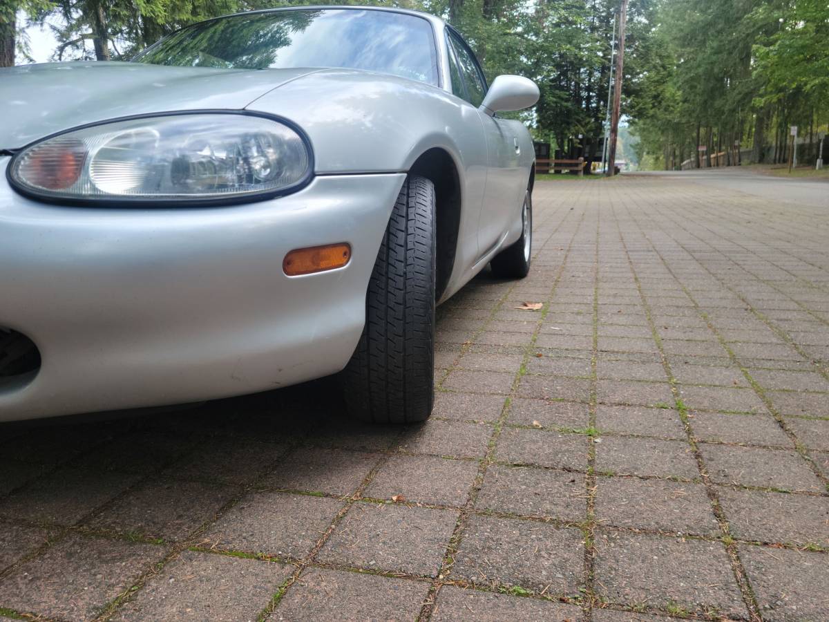 1999 Mazda Miata, photo 2