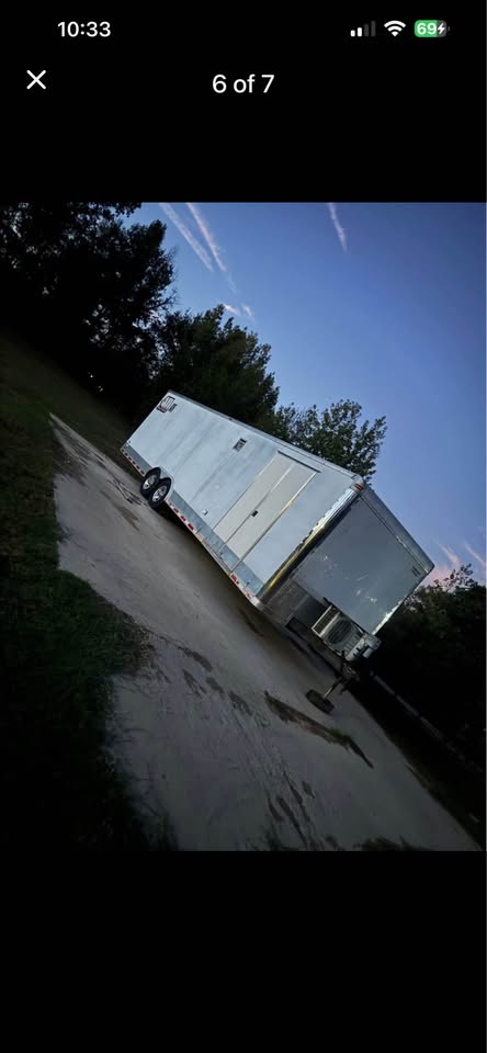 28 ft enclosed race car trailer, photo 2