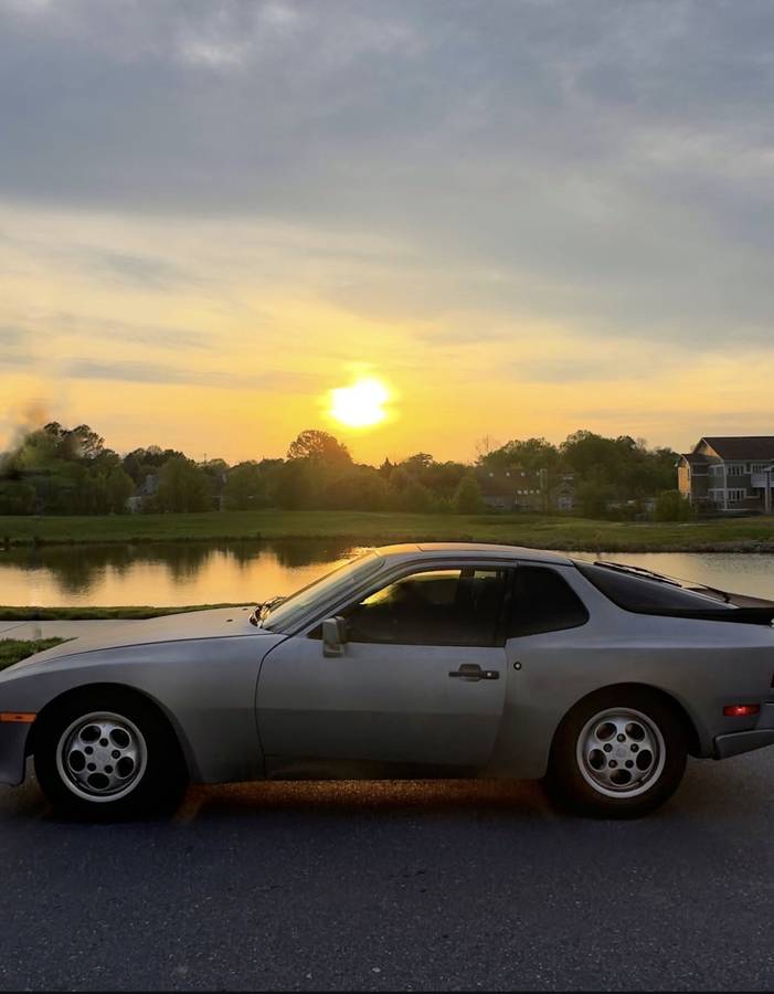 1986 Porsche 944, 5-speed
