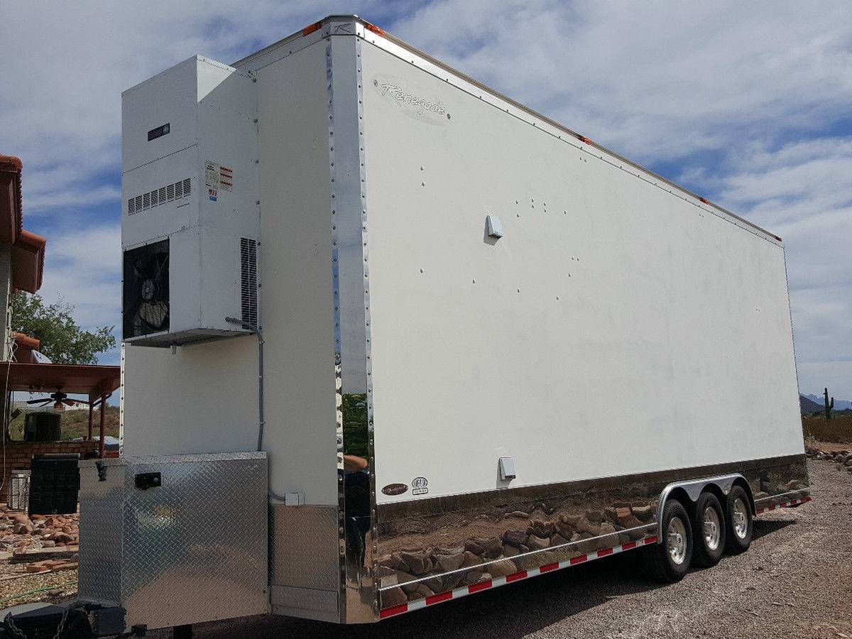 2006 Renegade 30' Stacker Trailer - 3 Axles - Electric Brakes, photo 2