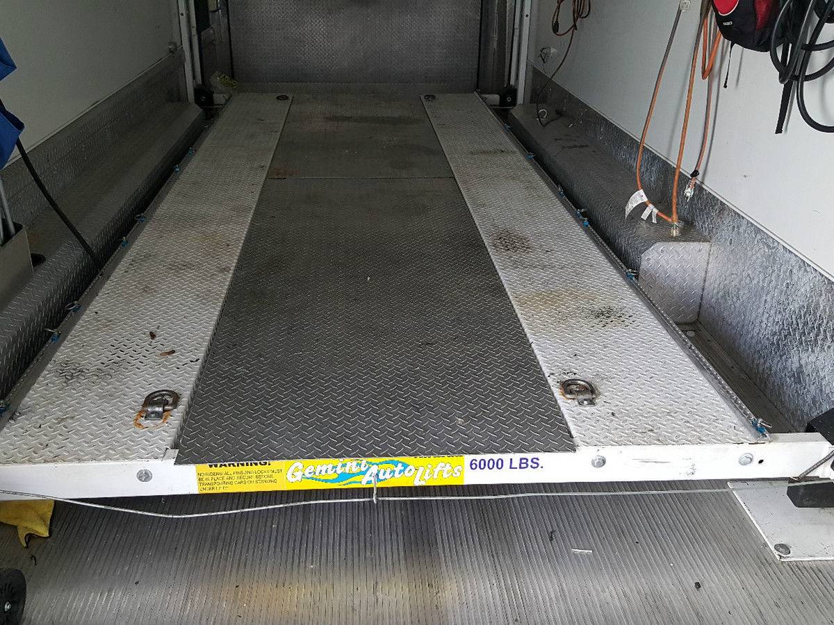 2006 Renegade 30' Stacker Trailer - 3 Axles - Electric Brakes, photo 4