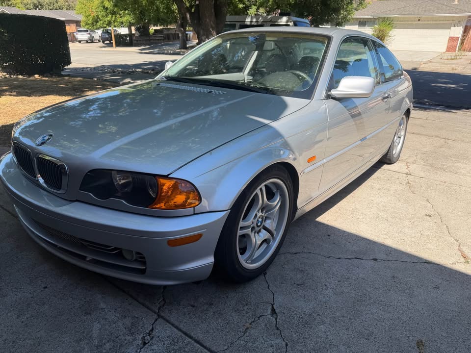 2001 BMW 330Ci coupe, 5-speed, overheats, sold as is, photo 3