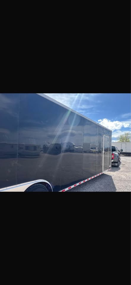 2023 Enclosed car hauling trailer, photo 2