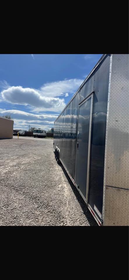 2023 Enclosed car hauling trailer, photo 5