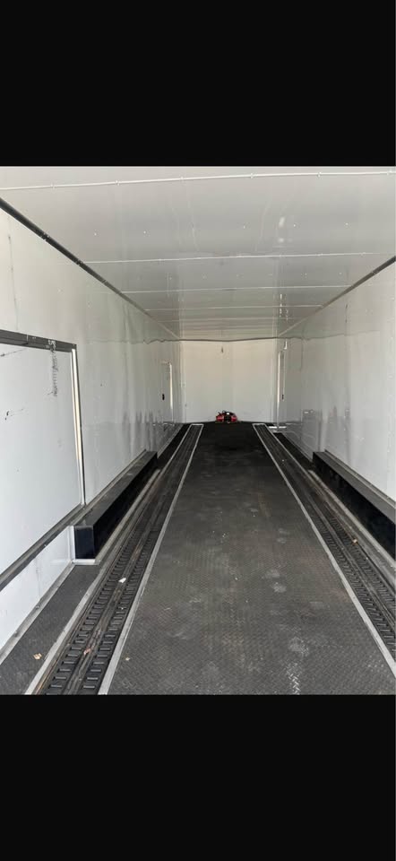 2023 Enclosed car hauling trailer, photo 9