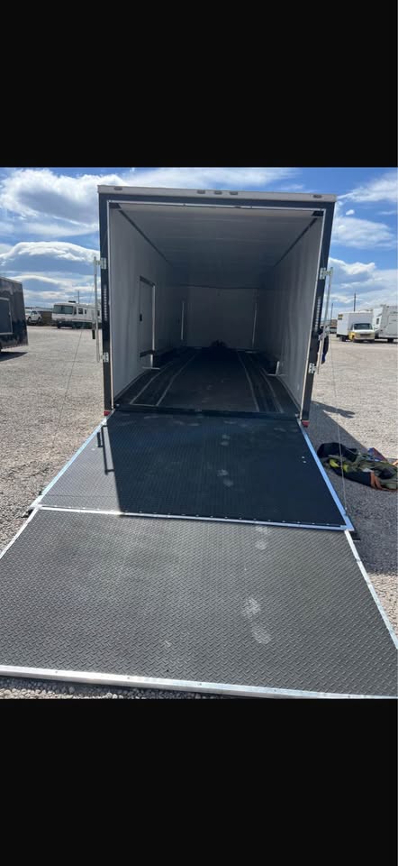 2023 Enclosed car hauling trailer, photo 10