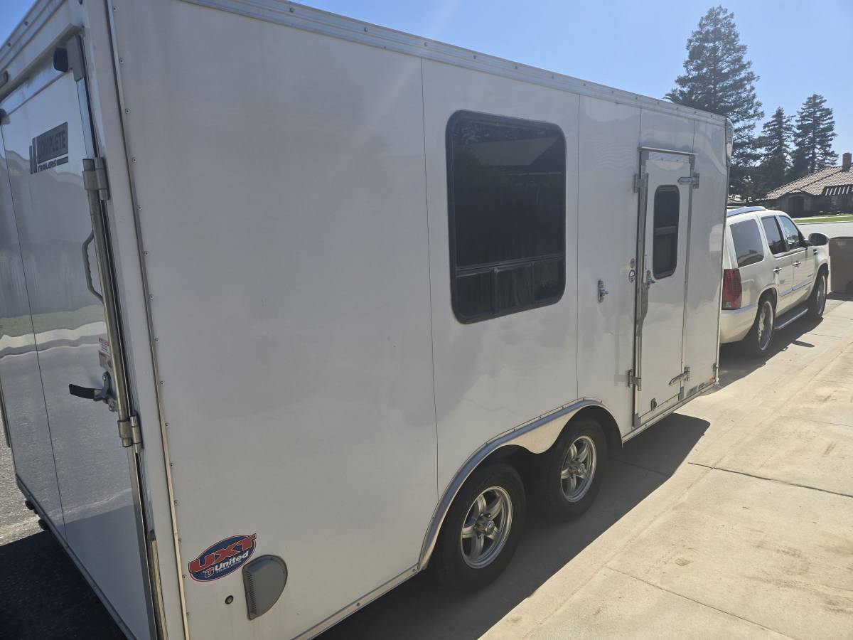 Enclosed trailer, photo 2