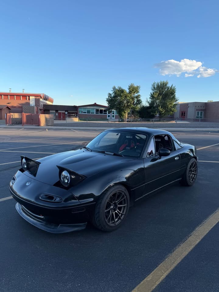 1993 Mazda MX-5 Miata, former Spec Miata race car, half cage, photo 2