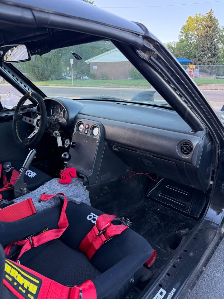 1993 Mazda MX-5 Miata, former Spec Miata race car, half cage, photo 10