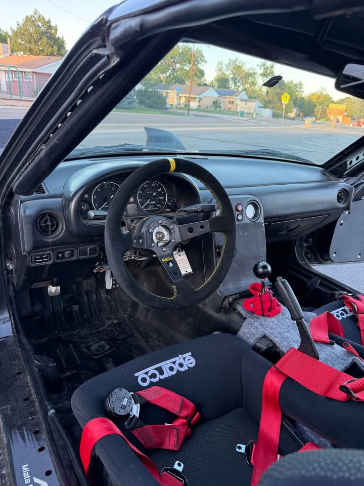 1993 Mazda MX-5 Miata, former Spec Miata race car, half cage, photo 12